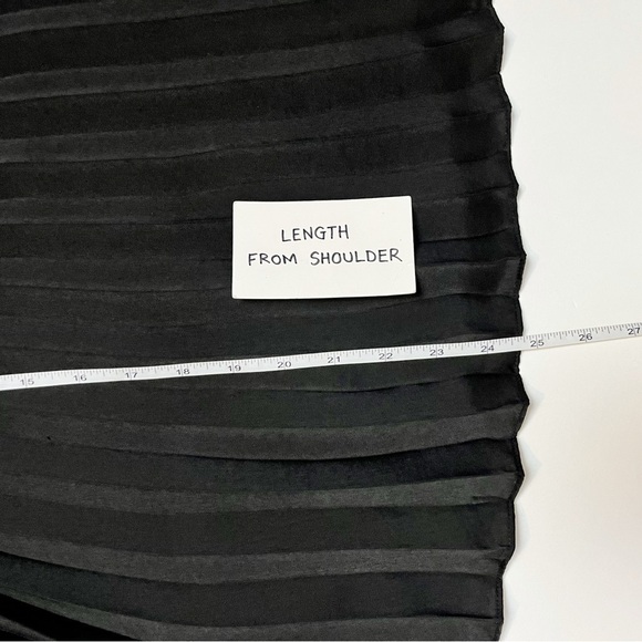 Vince Pleated Smocked Top Small black flowy blouse short sleeve crew office work - Picture 13 of 15